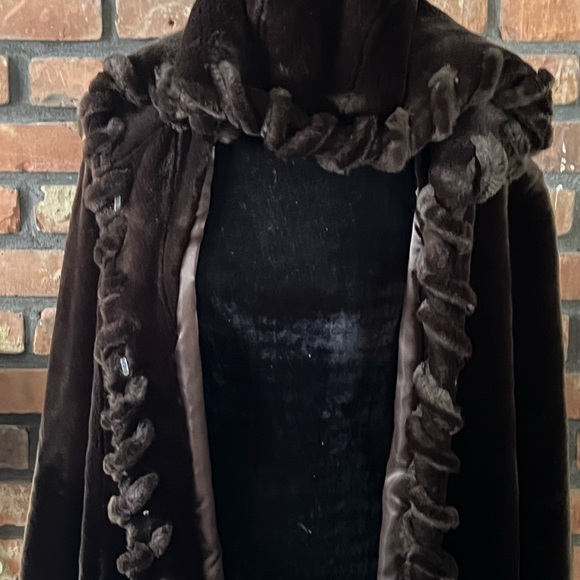 Full length faux fur coat! Vintage! - Picture 5 of 6